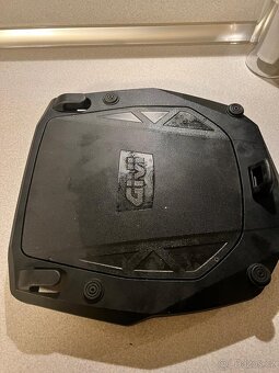 Univerzální adaptérová plotna GIVI E251 - 2