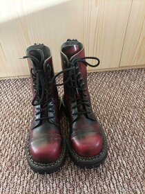10 dírkové boty CAMPILOT Red Black - 2