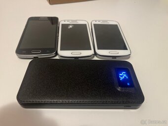 Telefony Samsung a powerbanka - 2