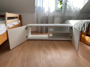 Televizní stolek BESTÅ IKEA - 2