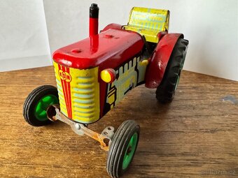 Plechový traktor na klíček Orginál - 2
