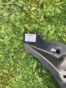 pravý zadní blatník na vozidlo vw polo - 2