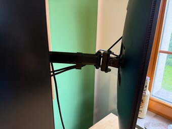 Komplet: Monitory, dokovací stanice, držák - 2