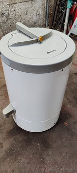 Velká ždímačka Miele WZ 259 6kg 1500 ot/min - 2