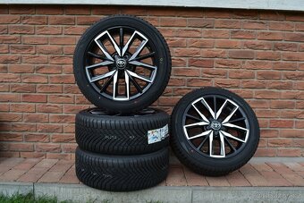 5×114,3 R17 Zimní sada Originál Toyota Corolla + 225/45 R17 - 2