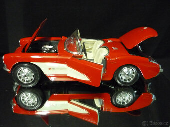 Chevrolet Corvette 1957 červený Bburago 1/18 - 2