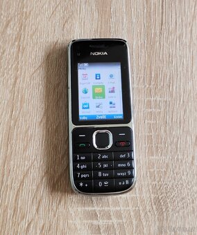 TLAČÍTKOVÝ MOBILNÍ TELEFON NOKIA C2-01 (RM-721) - 2