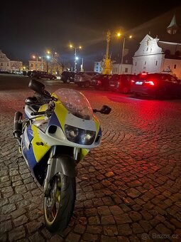 Suzuki GSX-R 750 SRAD - 2
