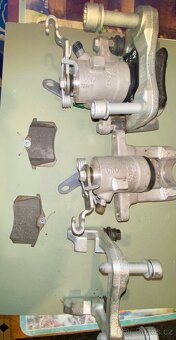 AUDI BRZDY cena za vse - 2