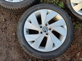 Golf 8 sada original VW Golf 17 a Skoda Audi Seat zimni pneu - 2