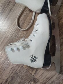 Dívčí brusle CCM Pirouette - 2