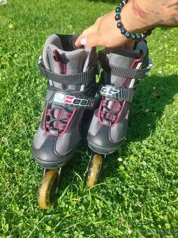 Dámské kolečkové brusle Zealot - 2