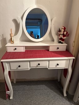 Toaletní stolek - 2