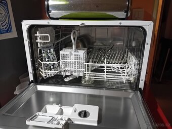 MALÁ STOLNÍ MYČKA NÁDOBÍ HYUNDAI - 2
