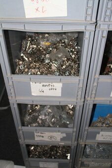 Prodám kování na kuchyně,panty - 2