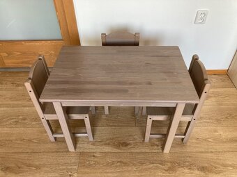 Prodám dětský stolek a 3 židličky - 2