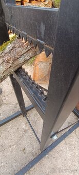 Držak na dřevo - 2