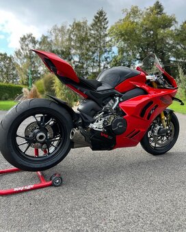 Ducati Panigale V4S - 2