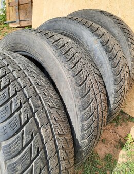 Zimní pneu Nokian 235/55 r20 - 2