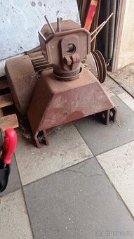 Závěs a konzole Zetor - 2