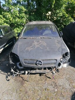 Opel Signum 2,2dti - 2