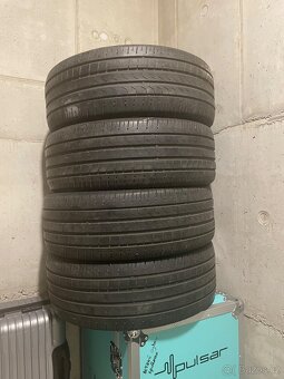 Lení pneumatiky R19 235/50 - 2