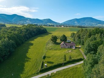 Dům v podhůří Beskyd s pozemkem přes 27 000 m² - 2