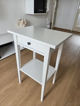 Noční stolek HEMNES (Ikea) - 2