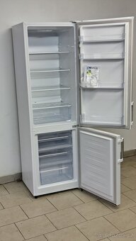 Prodám lednice s mrazákem Hisense - 2