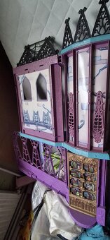 Domecek monster high velká škola - 2