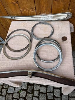 Prodám Škoda 1200 a 1201 chromy stará zásoba - 2