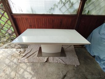 Velký bílý stůl na jedné noze - 2