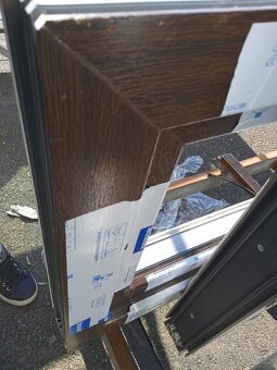 Okno bílá/ořech 1640x550, poz. 1 - 2