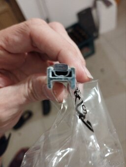 Magnetické těsnění sprchových dveří 2ks - 2