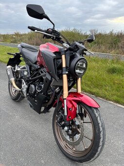 Honda cb125r 2023 - 2