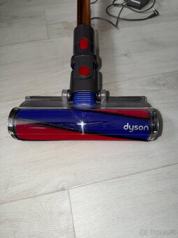 Dyson V10 Fluffy - nová baterie - 2