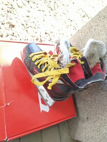 Brusle juniorské CCM Jetspeed 270 - 2