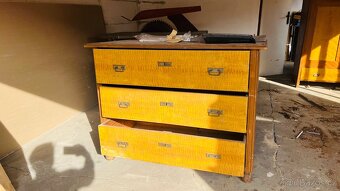 Stara skrin + komoda + příborník - 2