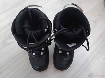 Snowboardové boty vel. 35 (stélka 22,5 cm) - 2