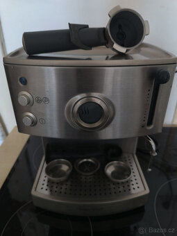 Pákový kávovar Morphy Richards 47507 - 2