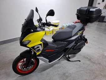 Aprilia sr gt 125 sport ABS - 2