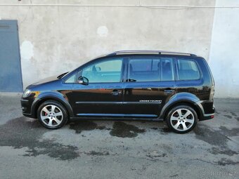 Volkswagen Touran Cross 2,0 Tdi - 2