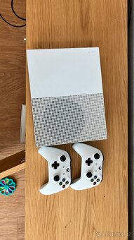 XBOX One S 1TB - 2