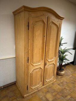 Dřevěná sKříň šíře 127cm 2dveřová - 2
