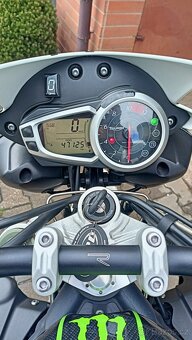 Triumph speed triple 1050 - 2