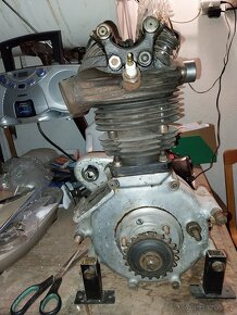 Motor na motocykl Rudge - 2