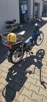 Moped Manet Korado - 2