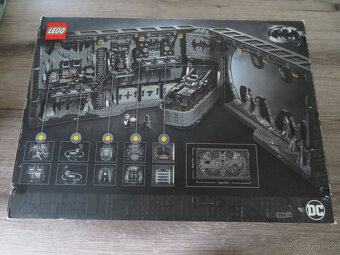 LEGO DC 76252 Batcave Shadowbox (rozložené) - 2