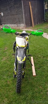 Motorka pitbike Stomp Z3 140 - 2