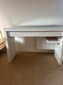 Toalení stolek Ikea malm - 2